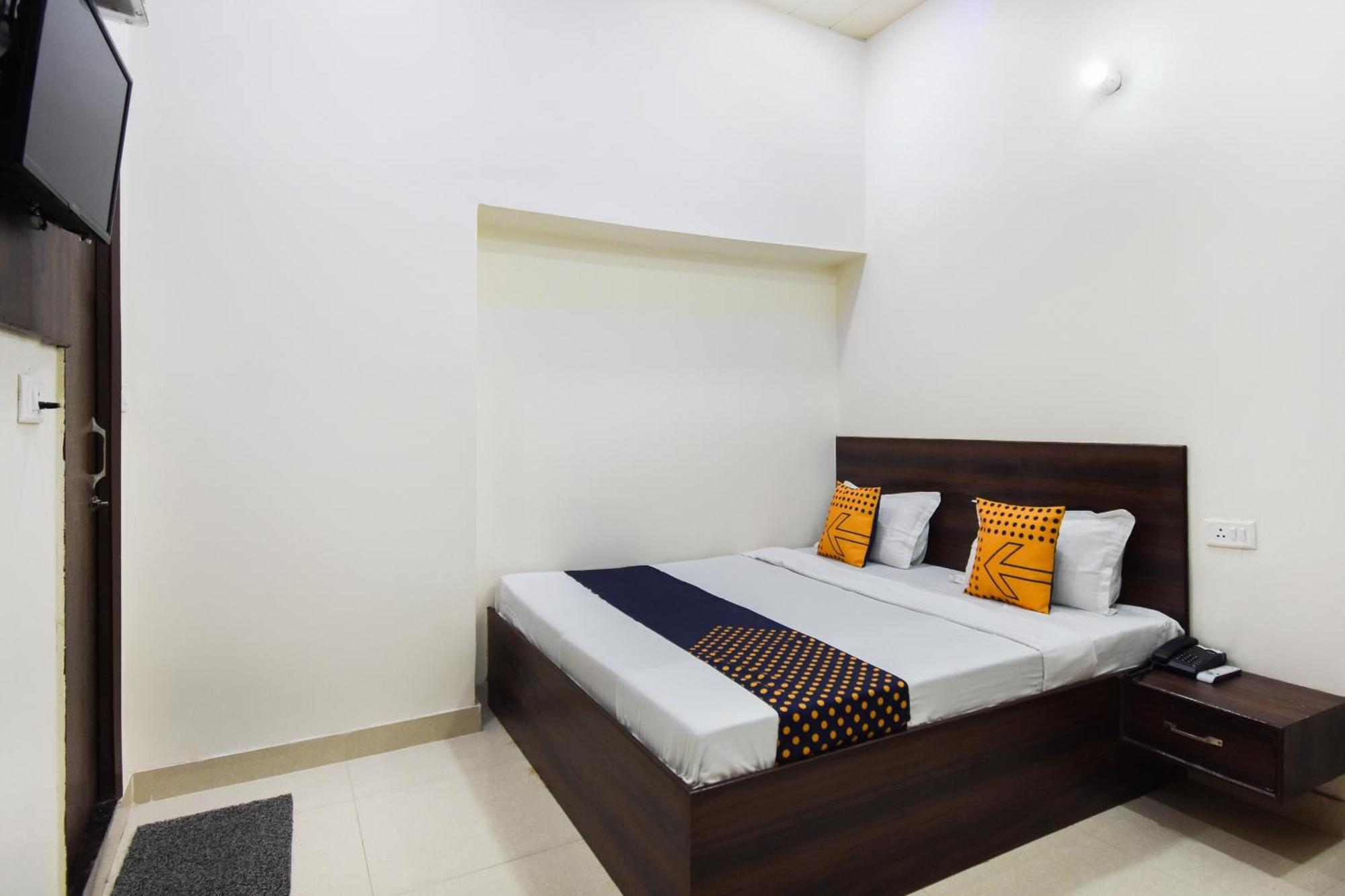 Spot On Deep Guest House Amritsar Exterior foto
